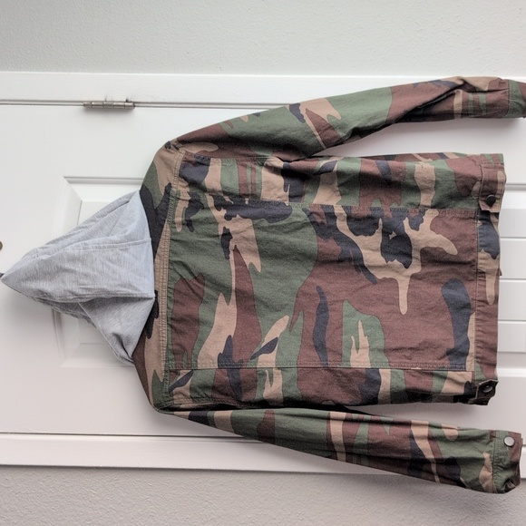 NOMAD Yosemite Men's Camo Canvas Trucker w/Hood Jacket - Picture 7 of 9